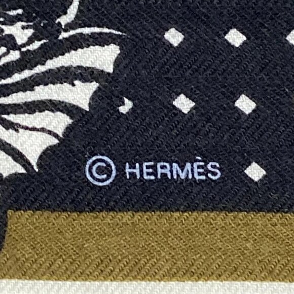 Auth HERMES Carre Geant/Carres 140 - Khaki Black White Cashmere Silk Scarf - Picture 4 of 5